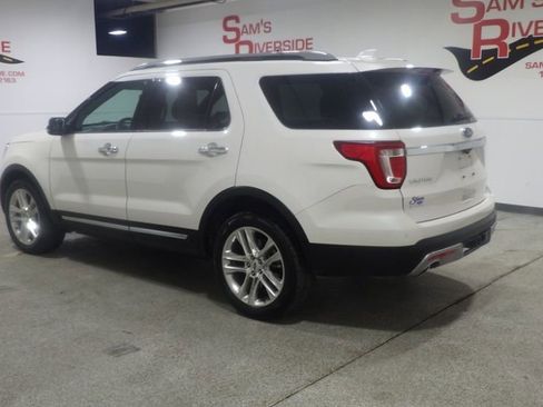 Used 2017 Ford Explorer Limited AWD/4WD image 2