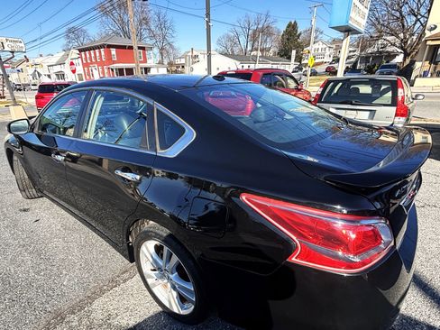 Used 2013 Nissan Altima 3.5 SL w/ Technology Pkg image 4