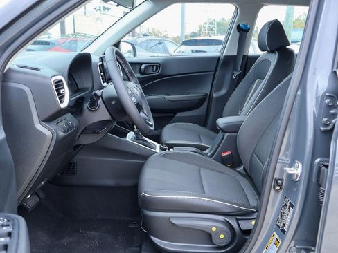 New 2025 Hyundai Venue Limited image 7