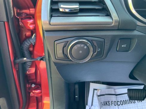 Used 2020 Ford Fusion SE FWD image 18