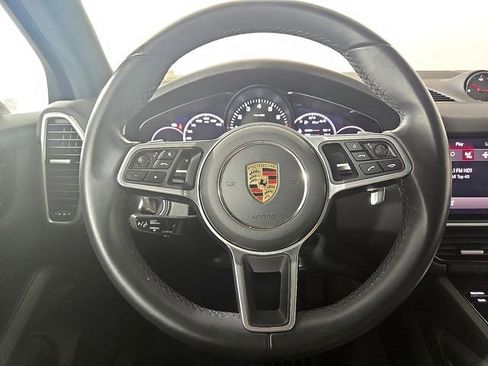 Used 2023 Porsche Cayenne AWD/4WD image 22
