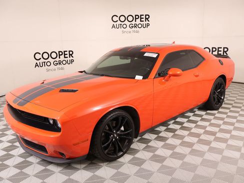 Used 2018 Dodge Challenger SXT Plus RWD image 10
