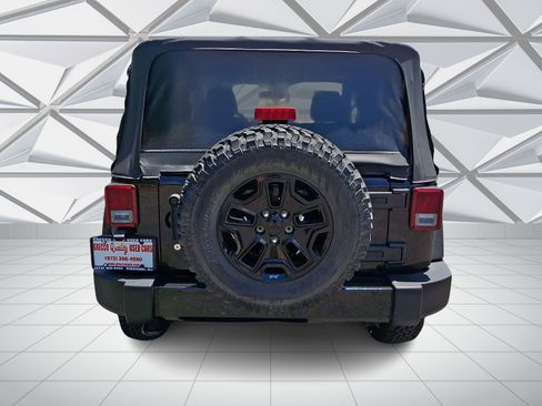 Used 2018 Jeep Wrangler Sport AWD/4WD image 9
