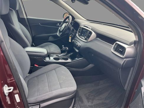 Used 2017 Kia Sorento AWD w/ LX Convenience Package image 24