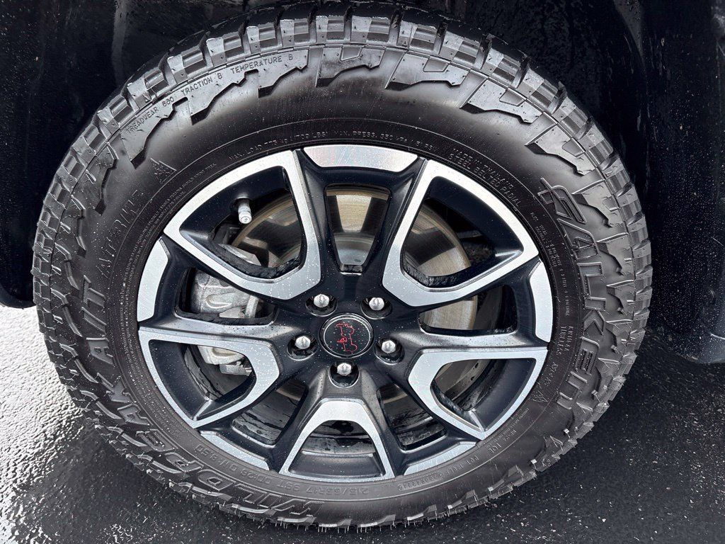 Used 2025 Jeep Compass Trailhawk w/ Trailhawk Convenience Group AWD/4WD image 10