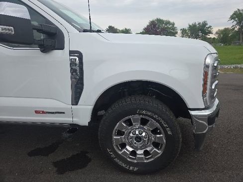 Used 2024 Ford F350 Lariat w/ Lariat Ultimate Package AWD/4WD image 4