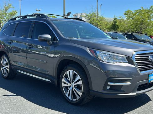 Certified 2022 Subaru Ascent Limited w/ Technology Package AWD/4WD image 4