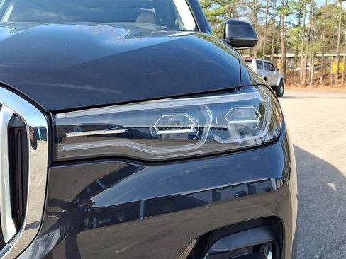 Used 2022 BMW X7 xDrive40i w/ Premium Package image 11