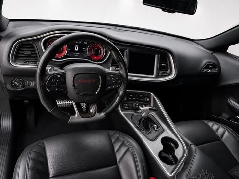 Used 2018 Dodge Challenger R/T Scat Pack w/ Leather Interior Group RWD image 12
