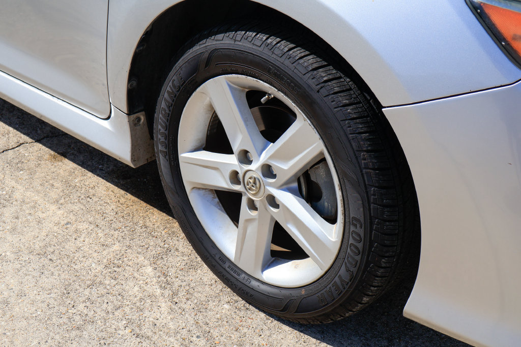 Used 2013 Toyota Camry SE FWD image 12
