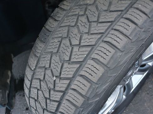 Used 2020 Jeep Cherokee Latitude Plus w/ Cold Weather Group image 6