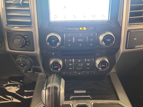 Used 2018 Ford F150 Platinum w/ Equipment Group 701A Luxury image 9