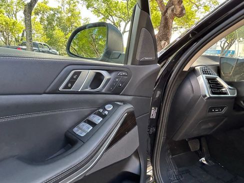 Used 2025 BMW X7 xDrive40i AWD/4WD image 16