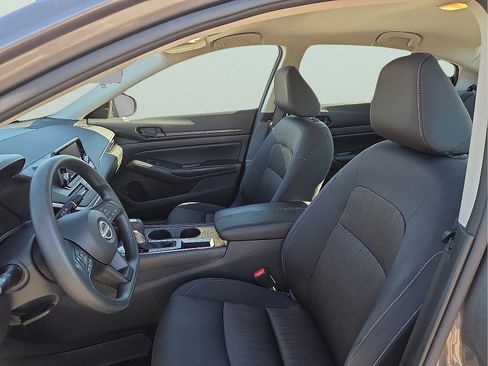 Used 2024 Nissan Altima 2.5 S image 12