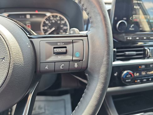 Used 2024 Nissan Pathfinder SL w/ SL Premium Package image 20