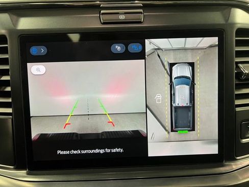 Used 2025 Ford F350 Lariat w/ Black Appearance Package image 35