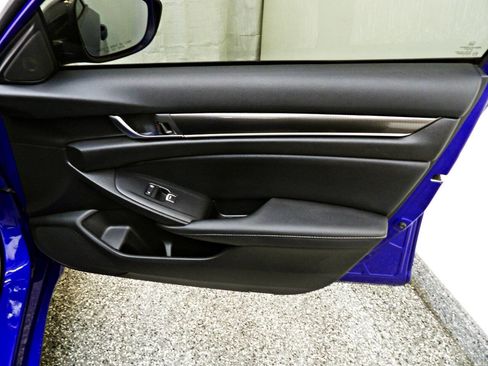 Used 2022 Honda Accord Sport image 11