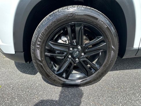 Used 2025 Chevrolet Trax ACTIV w/ Sunroof Package FWD image 9