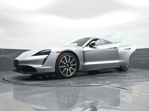 Certified 2020 Porsche Taycan 4S image 31