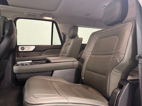 Used 2022 Lincoln Navigator L Black Label AWD/4WD image 10