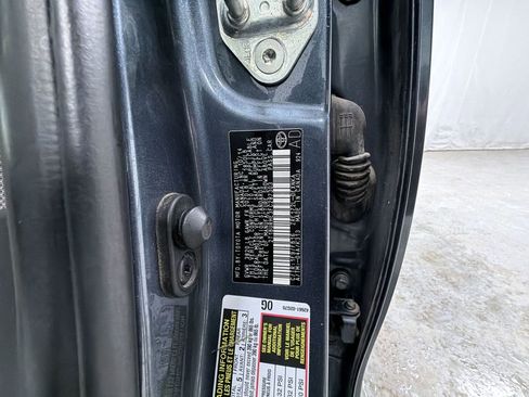 Used 2015 Toyota Corolla LE image 16