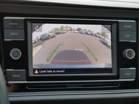 Certified 2024 Volkswagen Jetta SE image 35