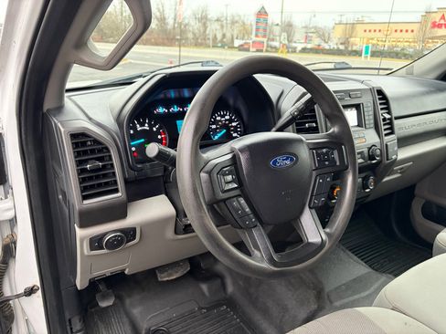 Used 2020 Ford F250 XL w/ Power Equipment Group image 19