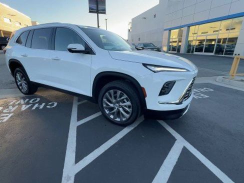 Used 2025 Buick Enclave Preferred image 2