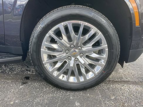 New 2026 Chevrolet Suburban Premier image 36