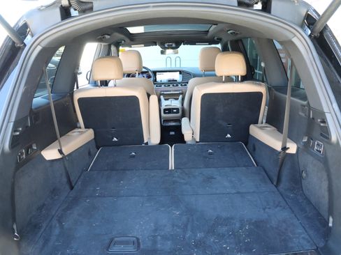 Used 2024 Mercedes-Benz GLS 450 4MATIC image 34