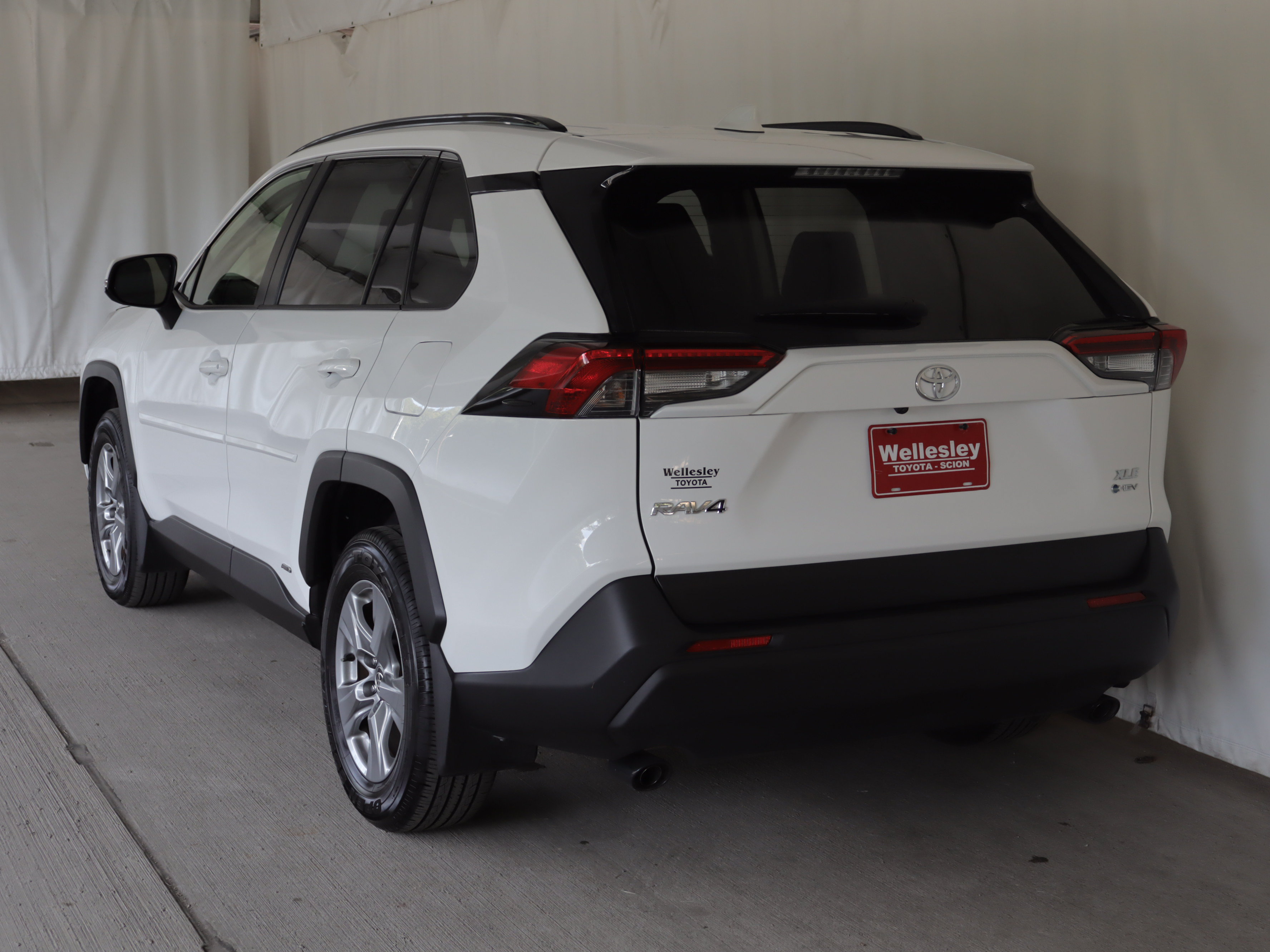 Used 2025 Toyota RAV4 XLE w/ Convenience Package AWD/4WD image 26