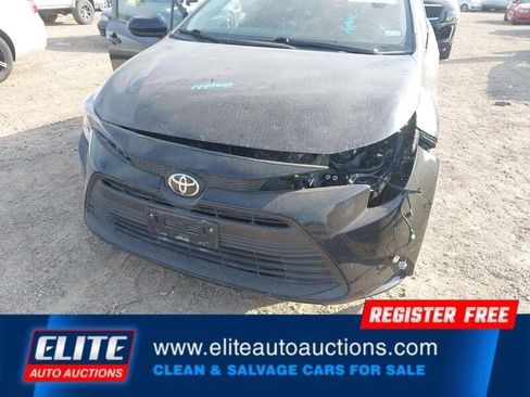 Used 2025 Toyota Corolla LE image 12