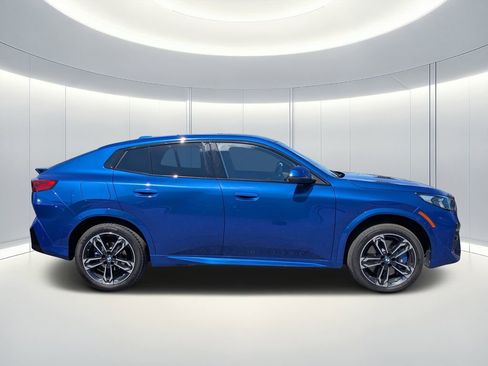 Used 2025 BMW X2 xDrive28i w/ M Sport Package AWD/4WD image 3
