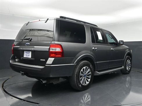 Used 2016 Ford Expedition XLT w/ Equipment Group 202A RWD image 6