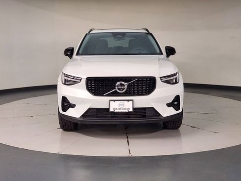 New 2026 Volvo XC40 B5 Ultra w/ Protection Package Premier AWD/4WD image 9