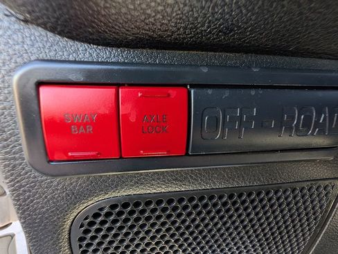 Used 2015 Jeep Wrangler Unlimited Rubicon image 22