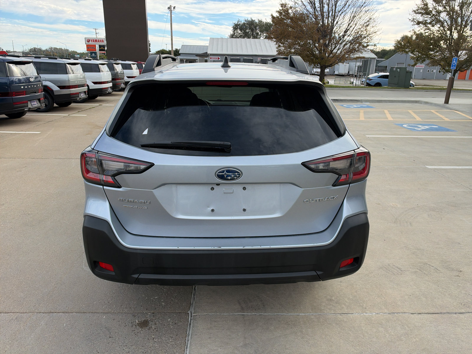 Used 2023 Subaru Outback Premium AWD/4WD image 4