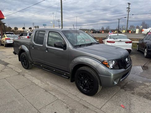 Used 2018 Nissan Frontier SV w/ Value Truck Package image 3
