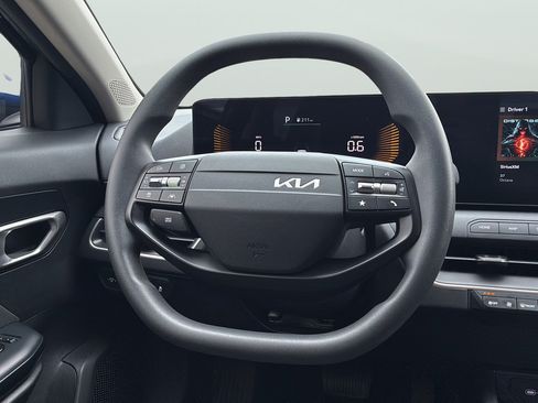Certified 2025 Kia K4 FWD image 19