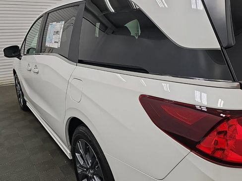 New 2026 Honda Odyssey Touring image 6