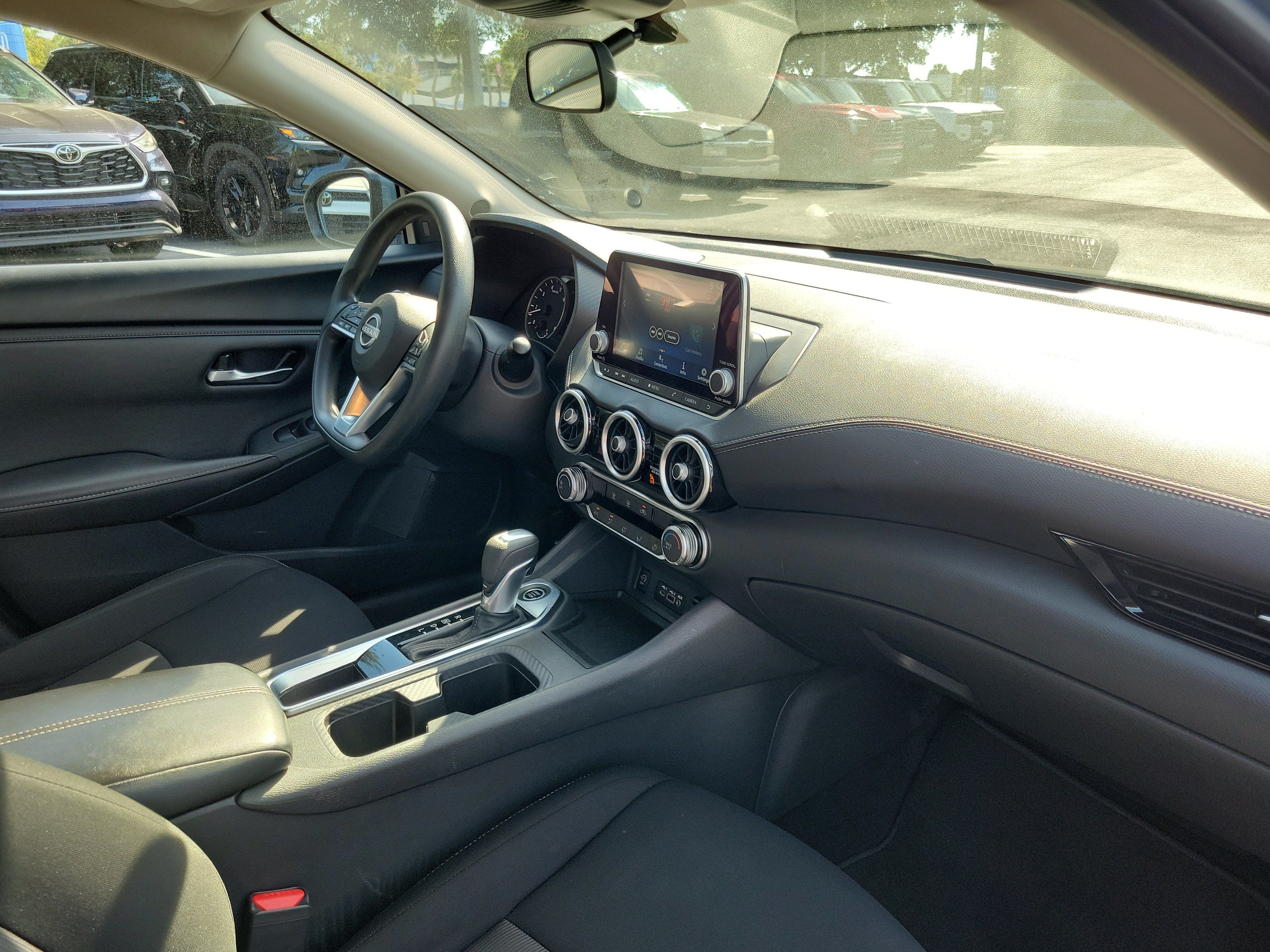 Used 2025 Nissan Sentra SV FWD image 30