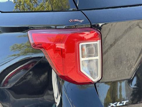 Used 2023 Ford Explorer XLT w/ Equipment Group 202A AWD/4WD image 9