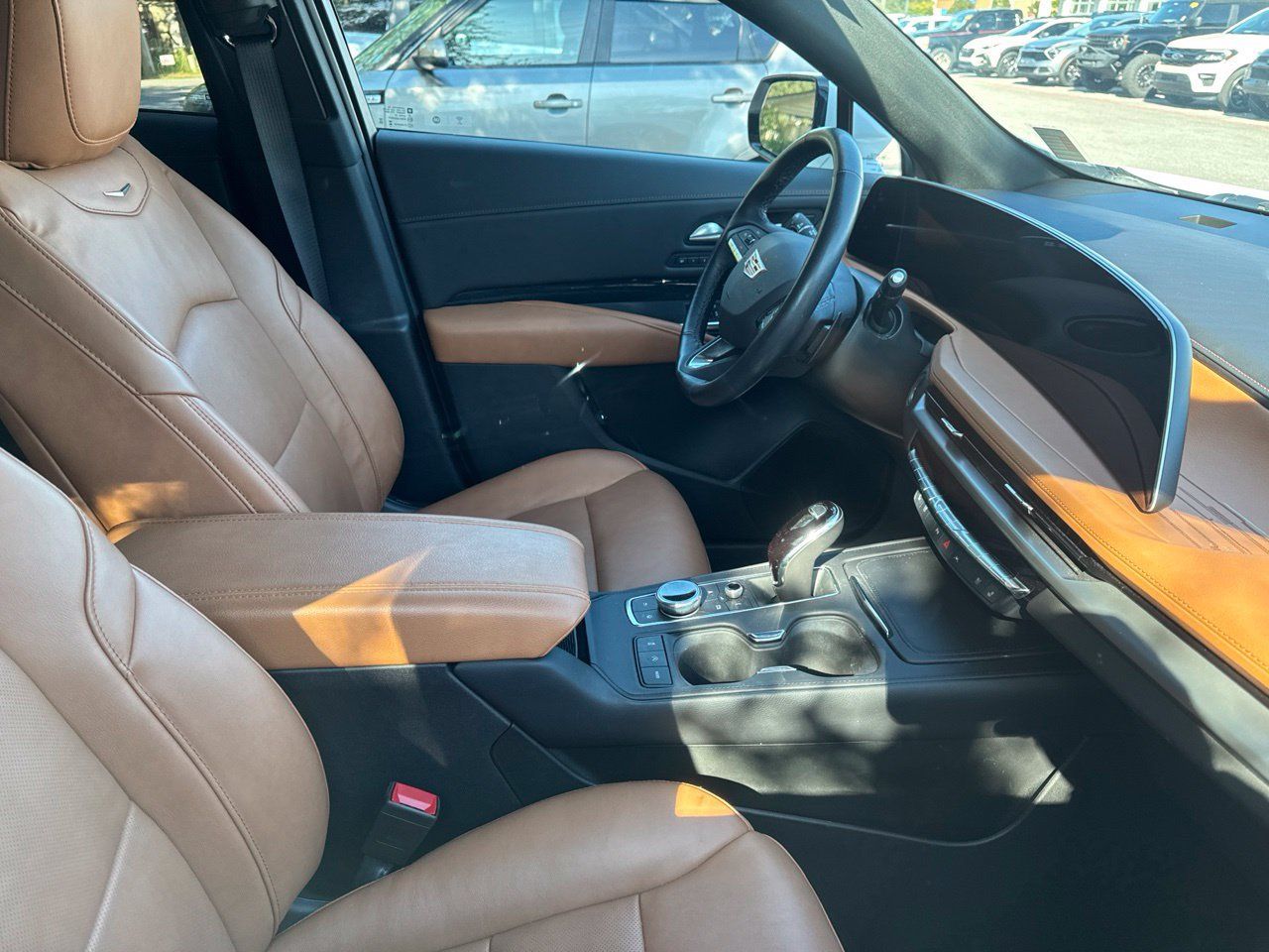 Used 2024 Cadillac XT4 Premium Luxury FWD image 5