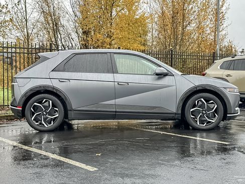 Used 2023 Hyundai Ioniq 5 SEL image 3