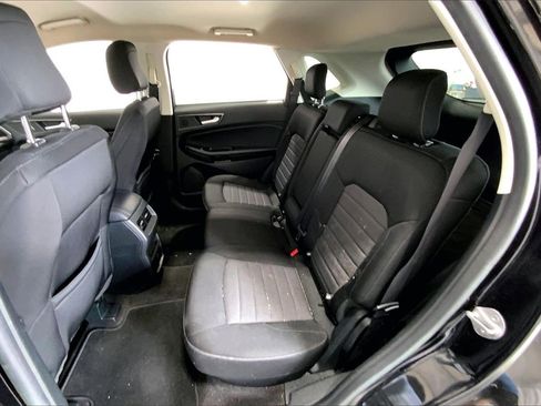 Used 2020 Ford Edge SE image 24