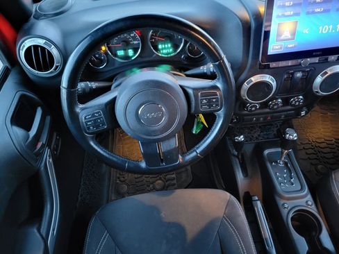 Used 2018 Jeep Wrangler Sahara w/ Connectivity Group image 26