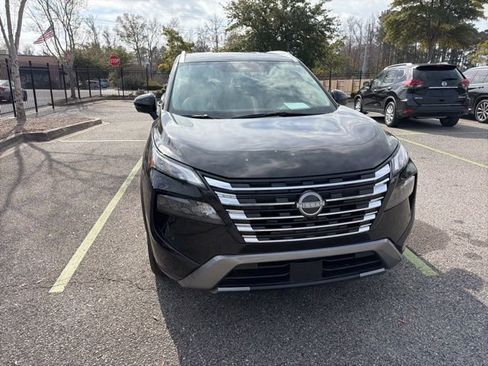 Used 2025 Nissan Rogue SL image 7