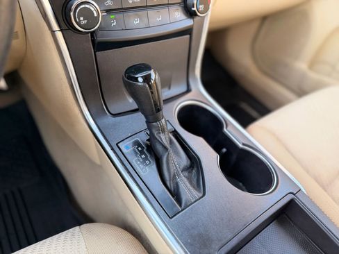Used 2017 Toyota Camry LE FWD image 39