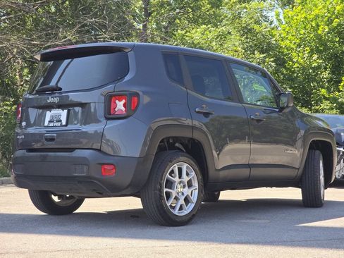 Used 2023 Jeep Renegade Latitude AWD/4WD image 14