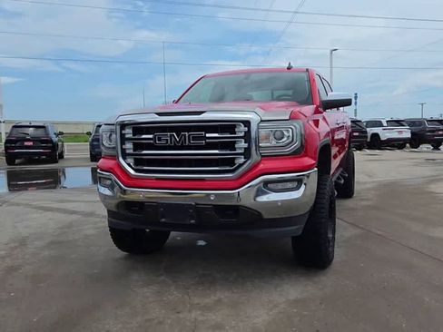 Used 2017 GMC Sierra 1500 SLT w/ SLT Preferred Package AWD/4WD image 3
